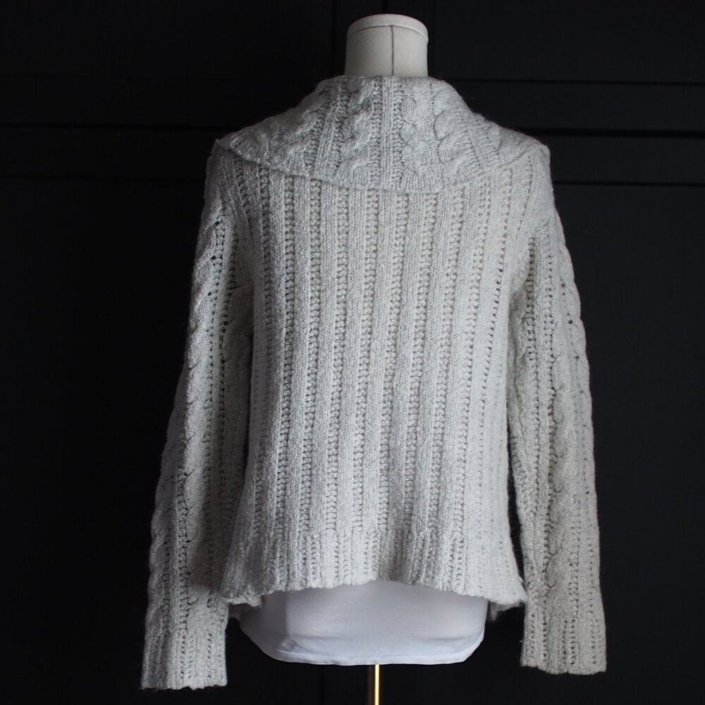 Splendor! | Wool Blend, Cable Knit, Collared Cardigan - Picture 7 of 8